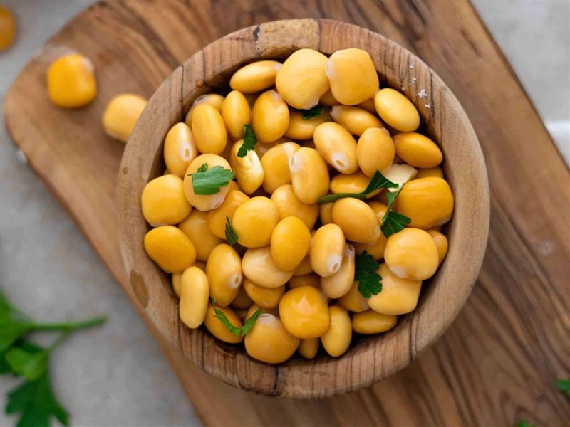 تسالي العيد اللذيذة.. فوائد متعددة للترمس والحمص 