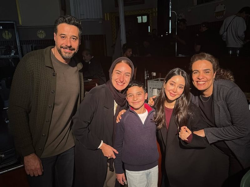 أسيل عمران تُشارك لقطات تجمعها بأمينة خليل والسعدني من كواليس 