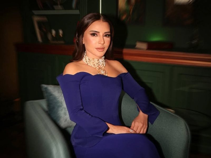 ماغي بو غصن تتألق بإطلالة زرقاء ساحرة بتوقيع ليث معلوف في أحدث ظهور لها  