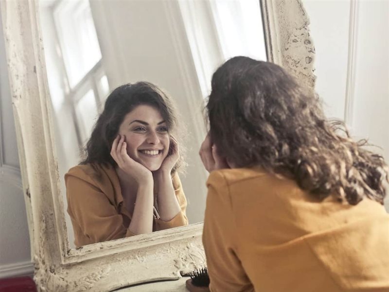  التحدث مع النفس.. هل هو مفيد أم علامة على المرض النفسي؟ 