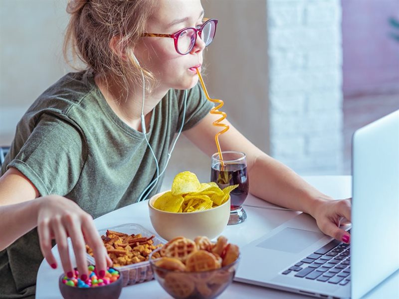 6 عادات سامة تُحبطك.. تخلص منها فورًا 