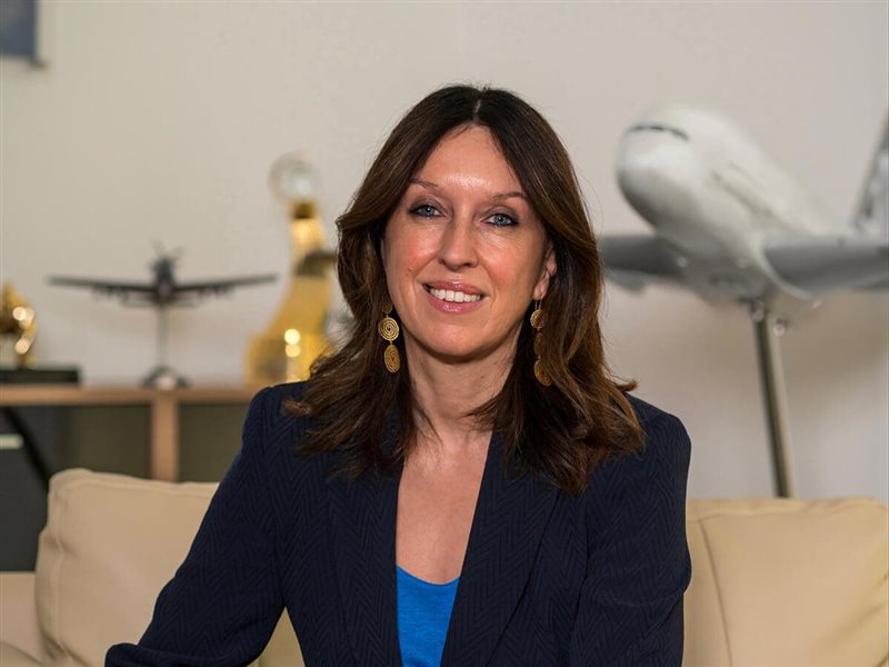 إيلينا سورليني قائدة التحول في مطارات أبوظبي نحو الريادة العالمية