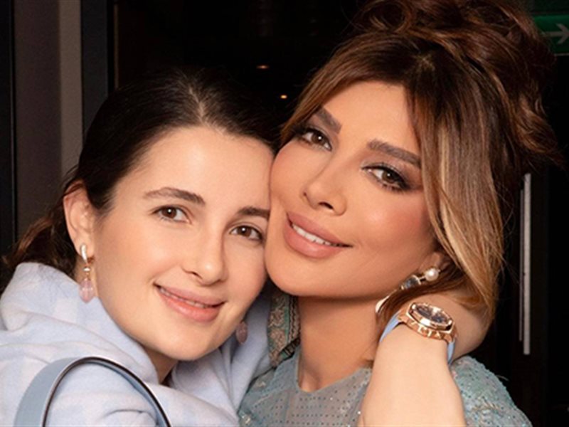 أصالة تدعم ابنتها شام الذهبي: نحن اليوم بامتحان صعب.. وقلبي قبل يدي وروحي ملكك 