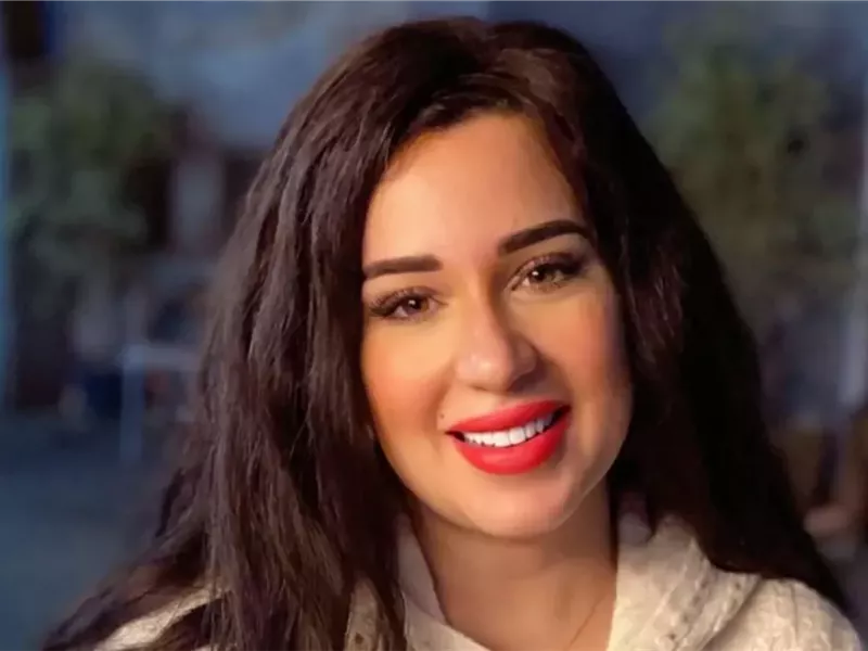 أسما شريف منير: كنت على وشك إجراء تجميل بأنفي.. والمجتمع يجعلنا نشك في أنفسنا 