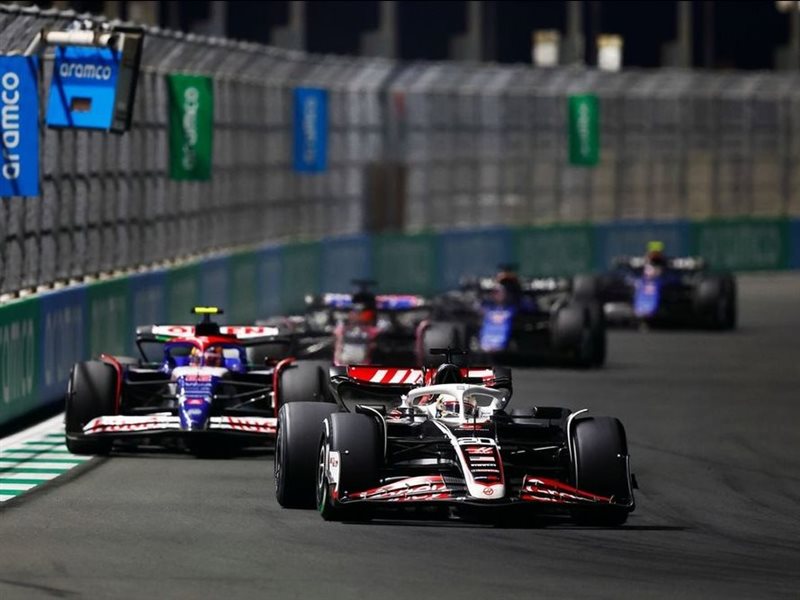 غاسلي يتفوق بفارق ضئيل في تجارب جدة الحرة الأولى