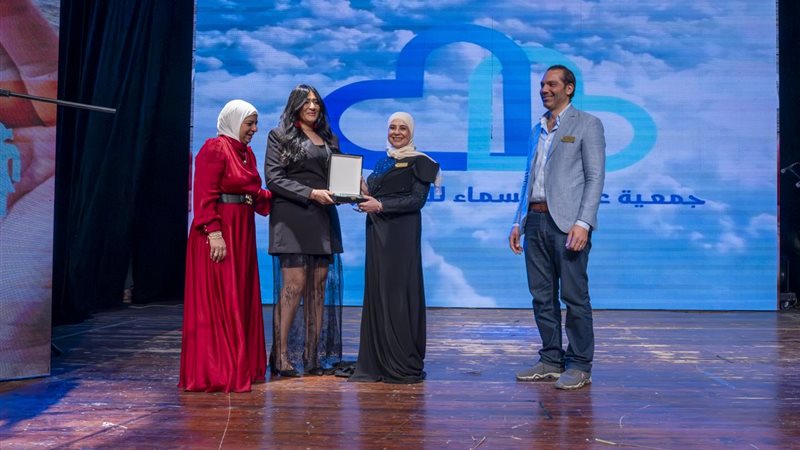 تكريم الإعلامية دنيا