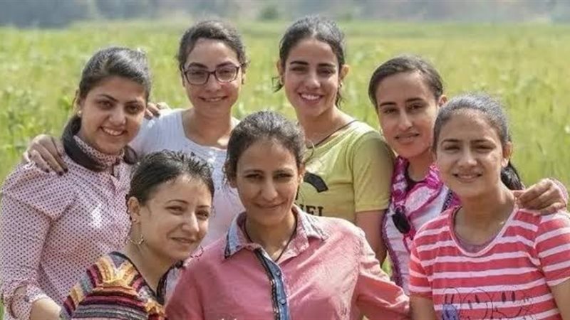 أبطال فيلم رفعت عيني