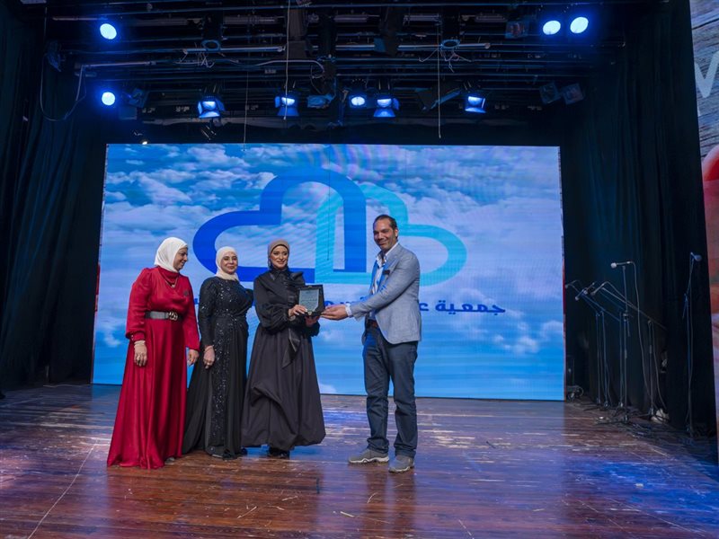 الإعلامية لمياء فهمي عبدالحميد تُكرم كسفيرة للخير في الحفل السنوي لجمعية 