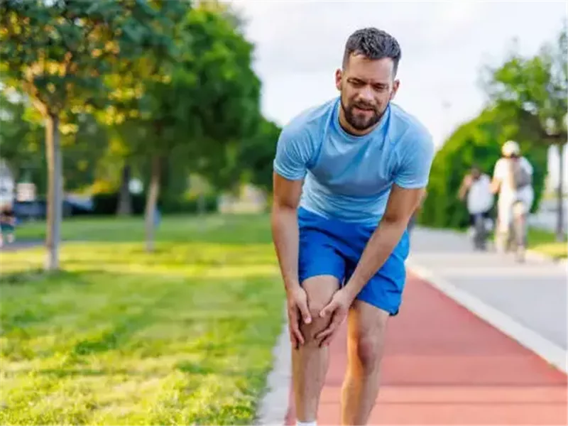 ألم الركبة يمنعك من ممارسة الرياضة؟.. إليك هذه النصائح 