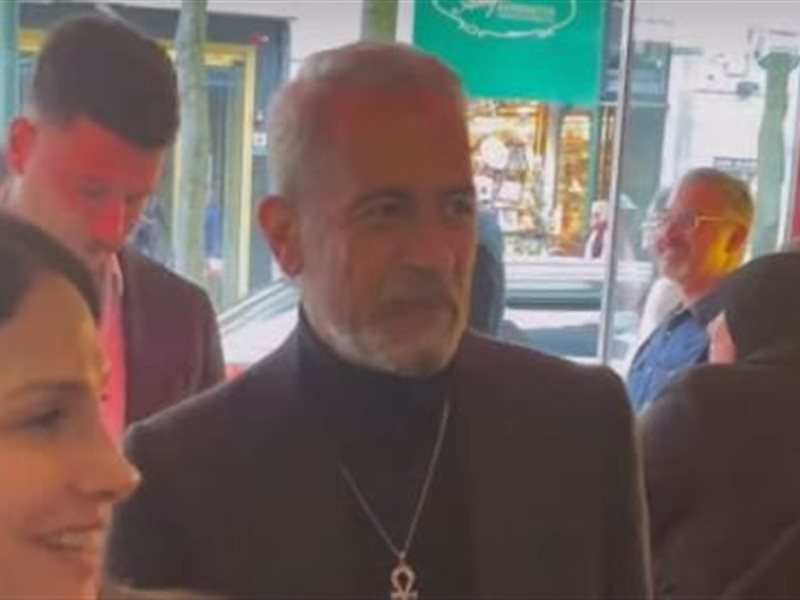 صبري فواز والمخرج كريم الشناوي.. توافد الفنانين على السجادة الحمراء في افتتاح مهرجان مالمو للسينما العربية 