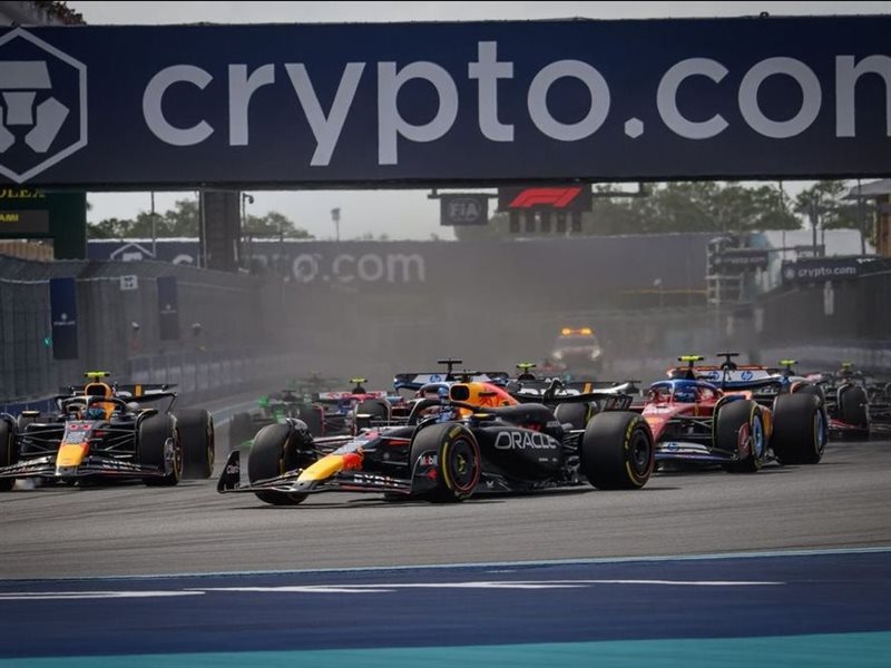 سباق ميامي الكبرى صراع الصدارة بين نوريس وبياستري