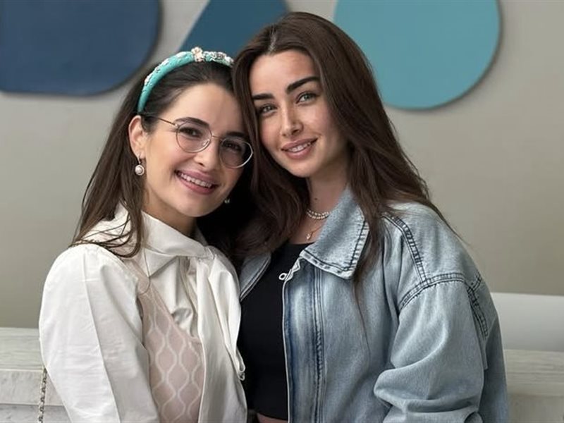 هند صبري وهنا الزاهد يدعمان شام الذهبي في افتتاح عيادتها من جديد 