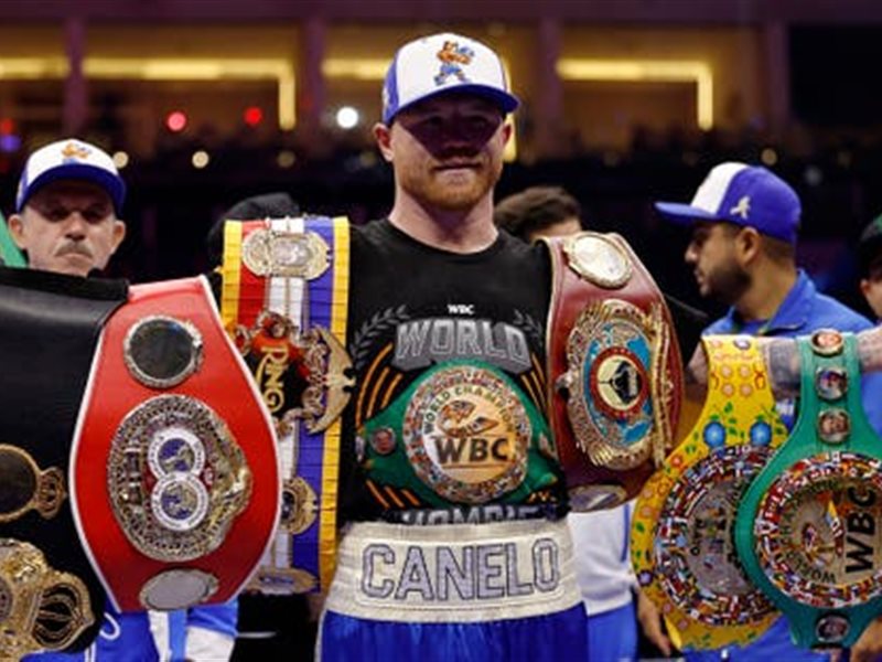 كانيلو يحقق الفوز على سكول ويُمهّد الطريق لمواجهة كروفورد المرتقبة