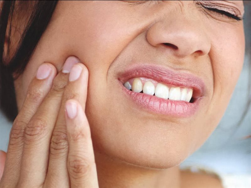 أعراض التهاب اللثة متعددة.. كيف يمكنك الوقاية منها؟ 