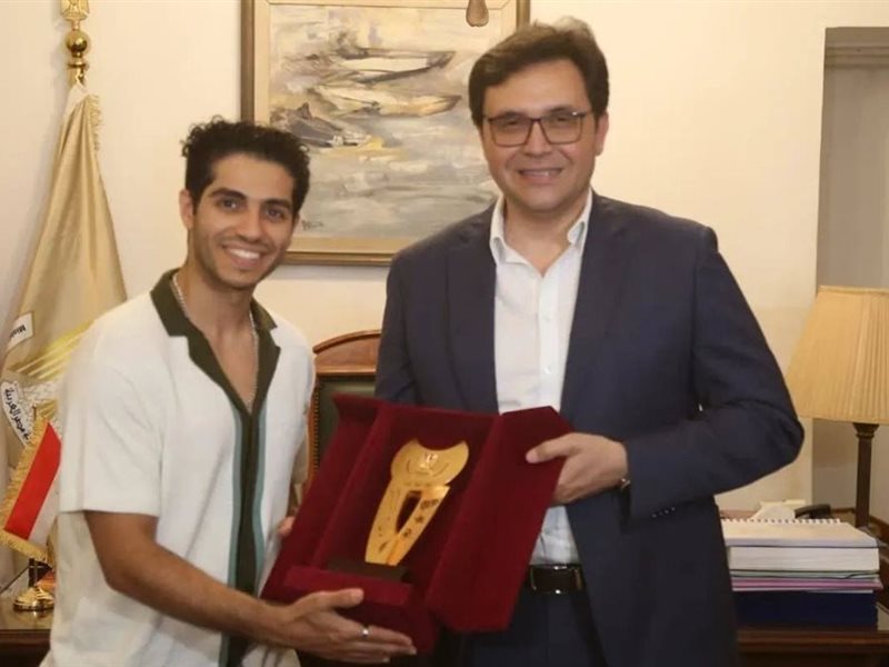 تكريم مينا مسعود من وزير الثقافة واختياره ممثلا للفن المصري في الخارج  