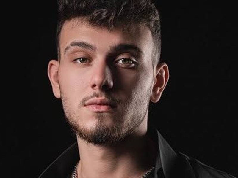 الشامي يدخل موسوعة غينيس كأصغر فنان عربي يتصدر قائمة 