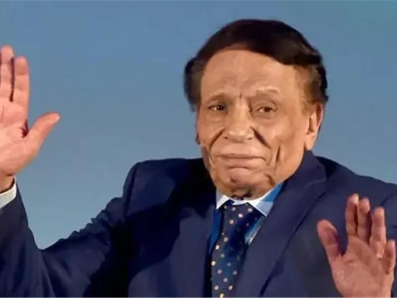 أحمد حلمي وإلهام شاهين منهم.. رسائل النجوم لـ عادل إمام  في عيد ميلاده ببرنامج 