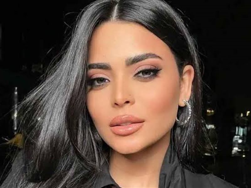 أسماء جلال تحتفل بعيد ميلادها الثلاثين 