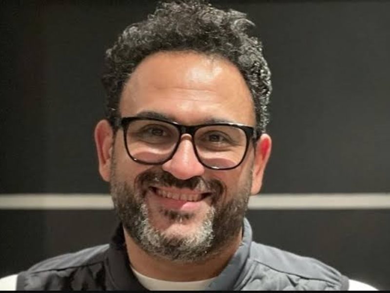 أكرم حسني يعقد جلسات تحضير لمسلسل جديد من 15 حلقة (خاص)  