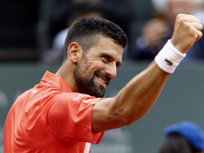 ديوكوفيتش يعود للانتصارات على الملاعب الرملية وينطلق نحو رولان جاروس