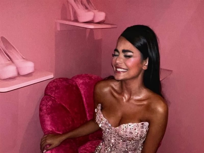 بحضور عمرو دياب.. اللون الوردي يطغى على عيد ميلاد أسماء جلال 