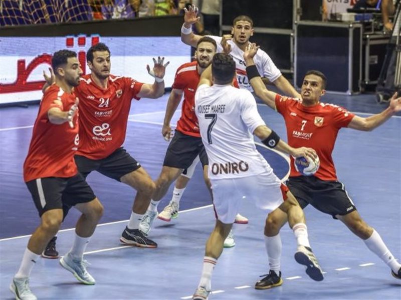 الأهلي يهدي جماهيره لقب كأس الكؤوس الإفريقية بعد مواجهة قوية مع الزمالك