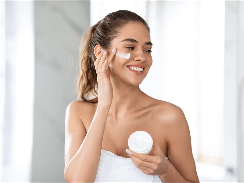 أفضل 7 كريمات مرطبة مع عامل حماية من الشمس 