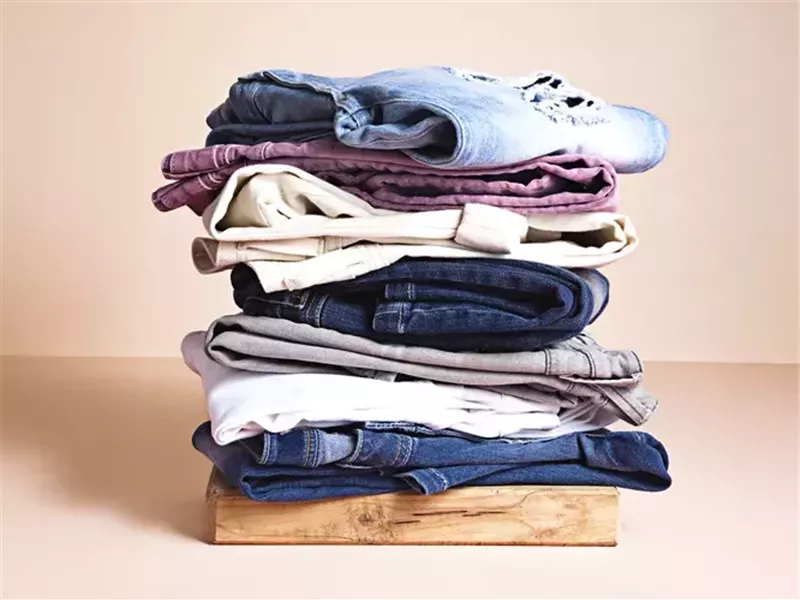 هل تجدين رائحة كريهة في ملابسك بعد تنظيفها.. إليك طرق التخلص منها