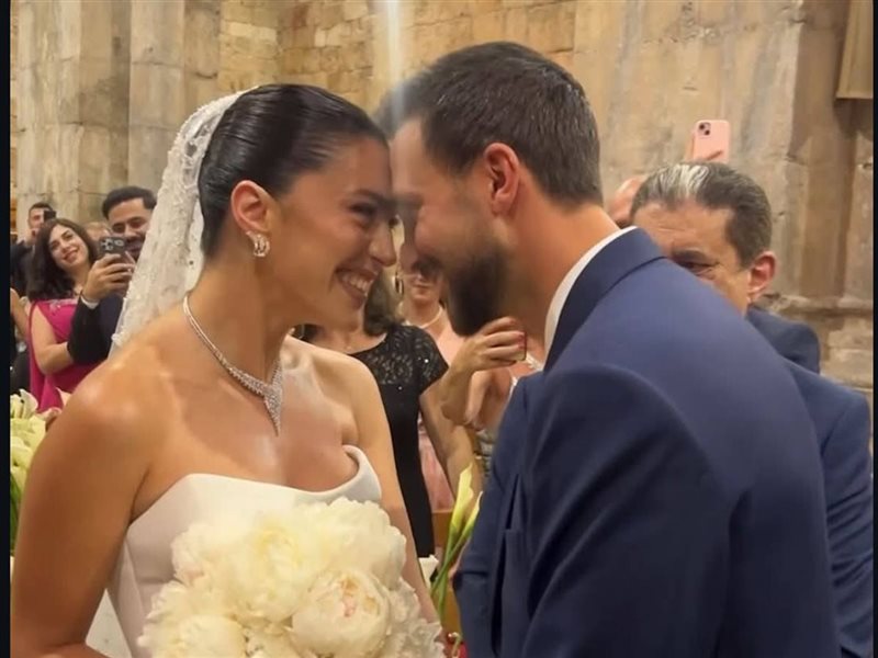 ستيفاني عطالله تحتفل بزفافها على جوزيف عبود في أجواء ملكية ببيروت