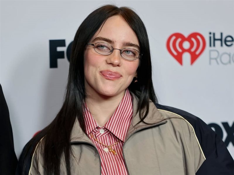 بيلي إيليش تحصد 7 جوائز وجينيفر لوبيز تتألق.. لقطات من حفل توزيع جوائز الموسيقى الأمريكية لعام 2025