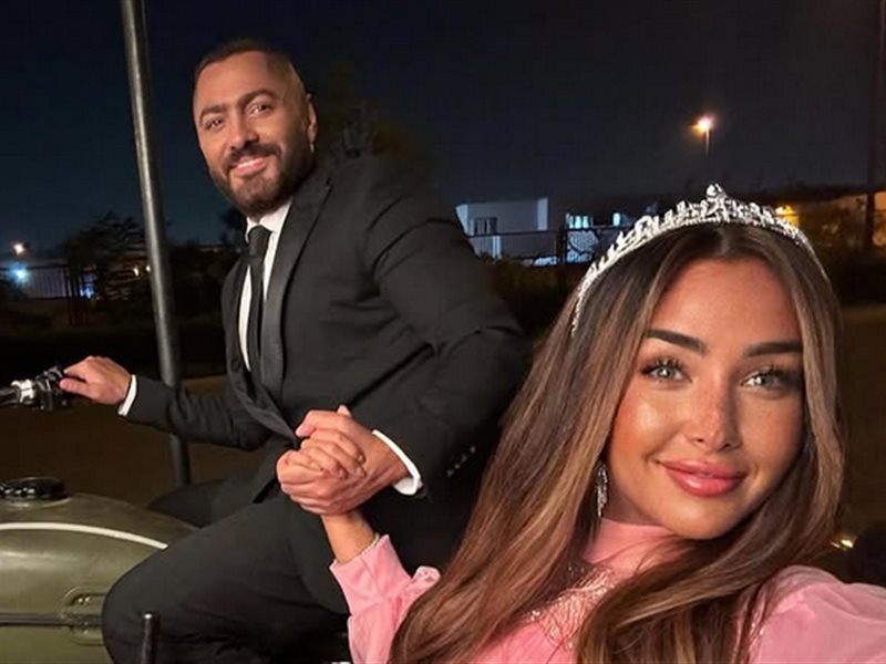 أشرس قصة حب.. هنا الزاهد تنشر صورة لها مع تامر حسني 