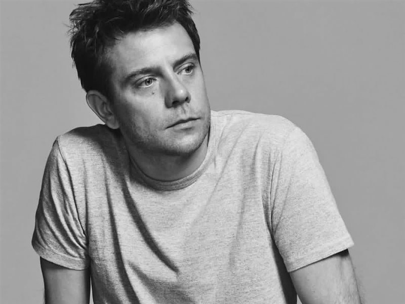 جوناثان أندرسون يتولى الإشراف الإبداعي على أزياء ديور النسائية والرجالية خلفا لماريا غراتسيا كيوري 