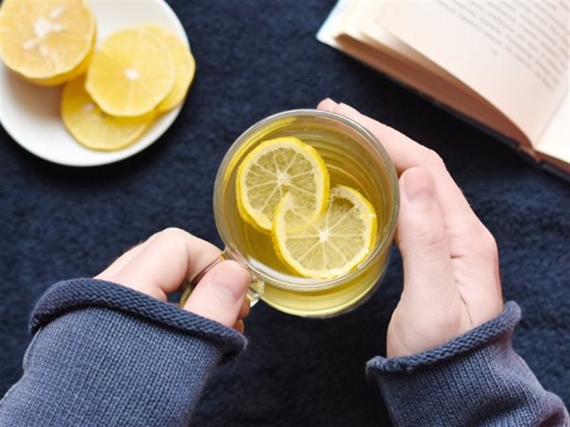 بعد أكلات العيد الدسمة.. 5 مشروبات مفيدة للهضم والتخلص من السموم 