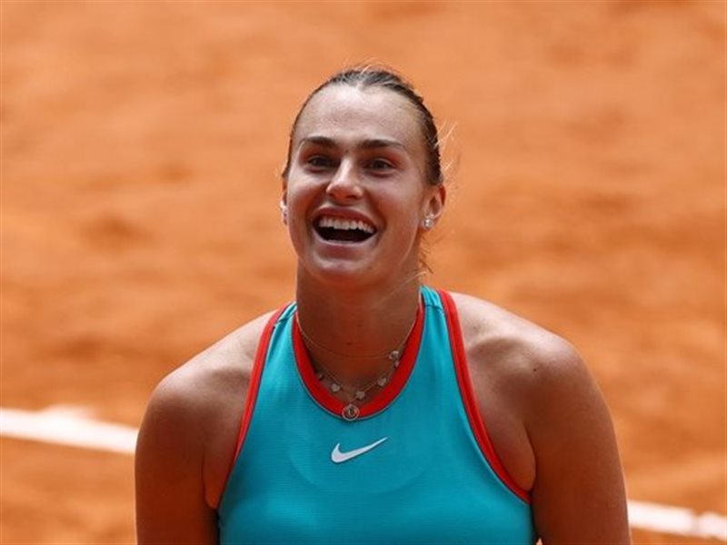 صراع في نصف نهائي رولان جاروس سابالينكا وشفيونتيك تتقابلان من أجل اللقب