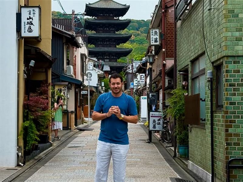 مصطفى شعبان في اليابان وشريف منير في لندن.. تعرف أين يقضي النجوم عطلة عيد الأضحى؟ 