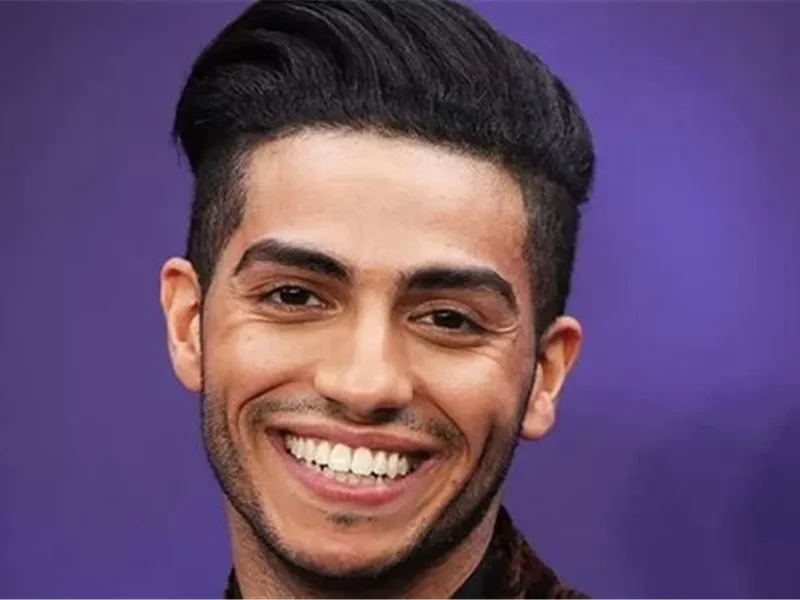 رغم انشغاله بتحضيرات الزفاف.. مينا مسعود يطير للقاهرة لحضور العرض الخاص 