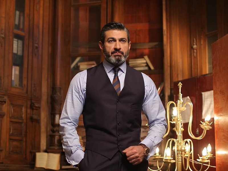 ياسر جلال مذيع تلفزيوني في مسلسل 