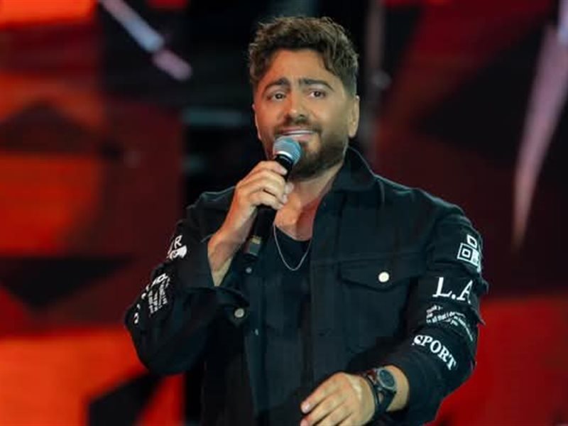 تامر حسني يوجه رسالة مؤثرة لجمهوره بعد خضوع نجله آدم لعمليتين جراحيتين بسبب انفجار الزائدة