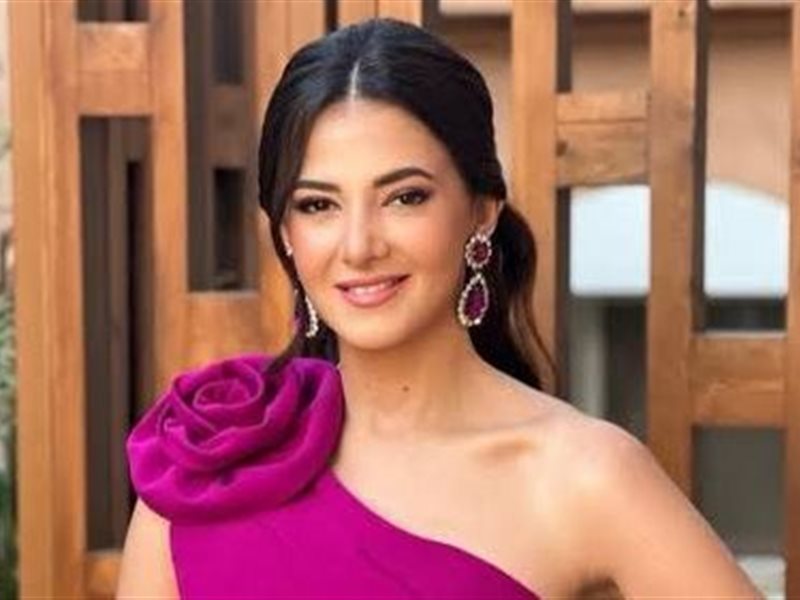 دنيا سمير غانم تشكر البروفيسور مجدي يعقوب بعد ان أهداها كتاب مذكراته بامضائه 