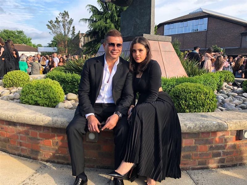 جنا دياب تحتفل بعيد الأب وتوجه رسالة لوالدها بصور تجمعهما