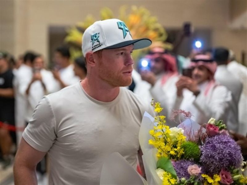 كانيلو وكروفورد يلتقيان في نزال القرن من الرياض والعالم ينتظر 13 سبتمبر