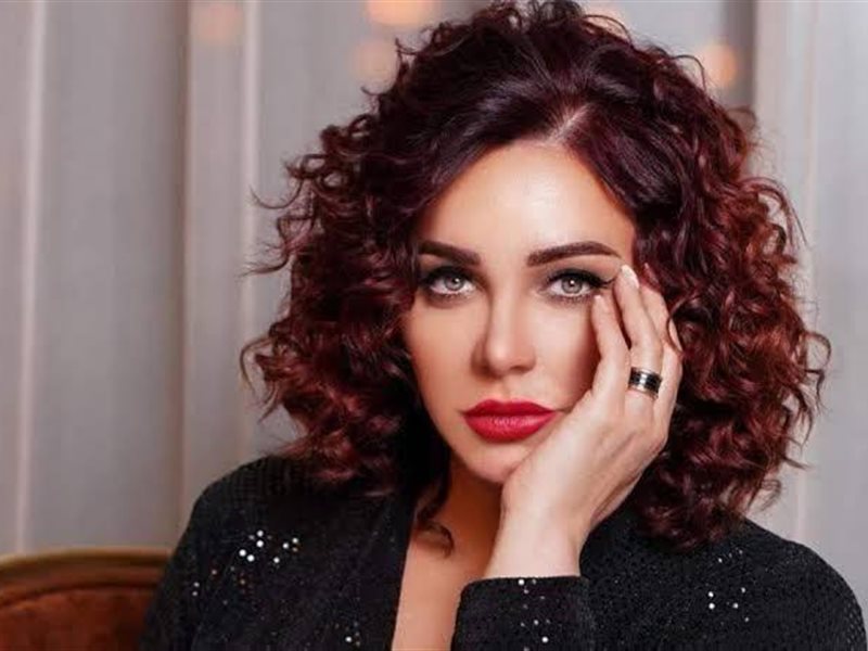 سلاف فواخرجي تنعى ضحايا كنيسة دمشق: 