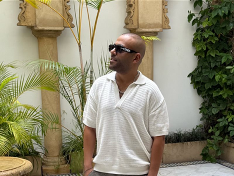 تامر عاشور يصل المغرب لإحياء حفله في موازين غدا ويوجه رسالة لجمهوره 