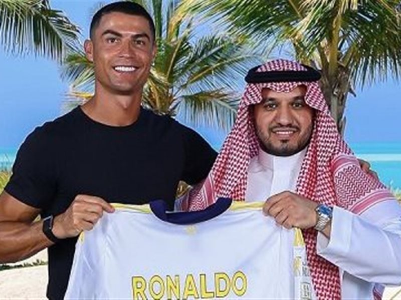 النصر يعلن تجديد عقد كريستيانو رونالدو