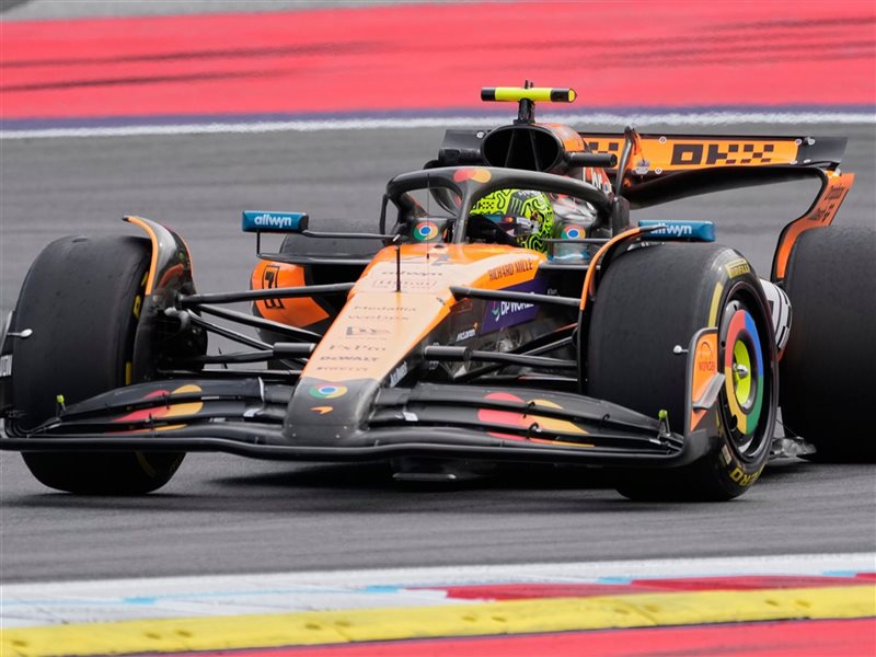 مكلارين تسيطر على التجارب الحرة الثانية في النمسا ونوريس يتصدر 