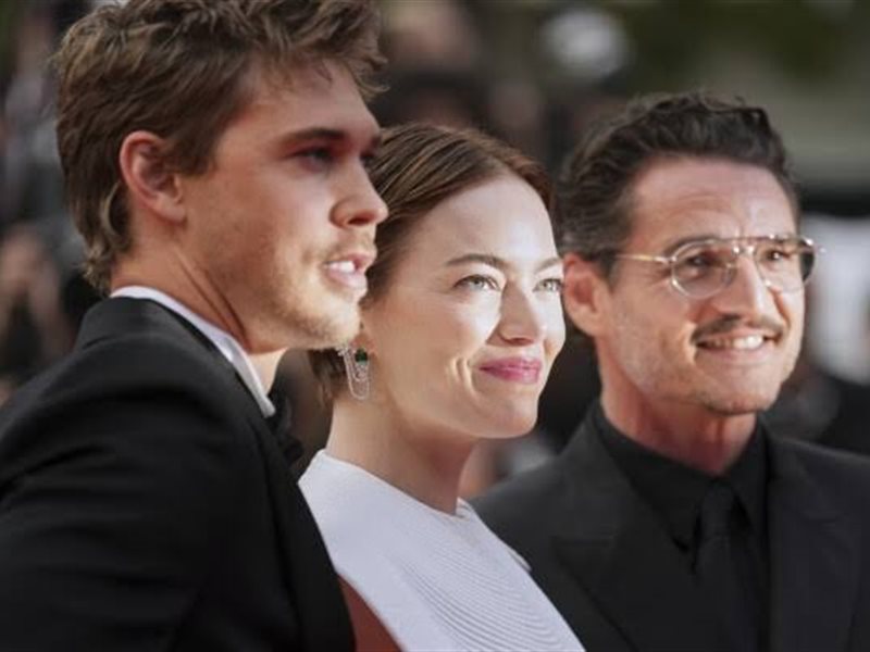 ايما ستون وخواكين فينيكس يحتفلون بعرض ادينجتون في السينما 18 يوليو