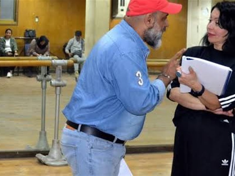 انطلاق مسرحية 