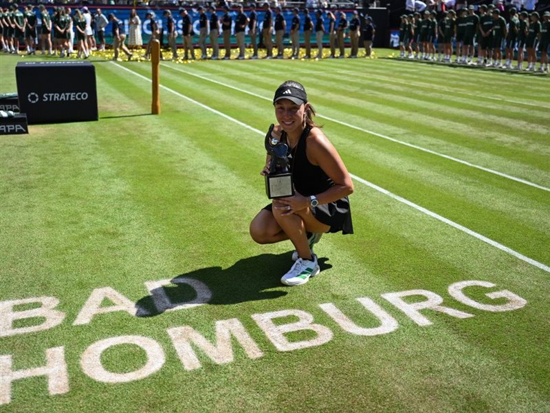 جيسيكا بيغولا تحقق فوز مهم في باد هامبورغ وشفيونتيك تفقد فرصها على العشب