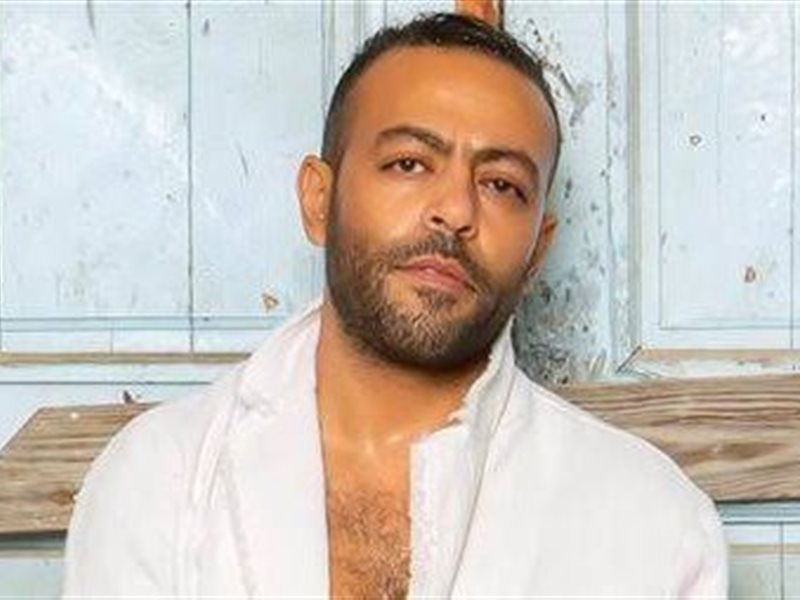 خاص .. تامر عاشور : الأغنية الحلوة رزق .. ولا يمكن اغني بكل اللهجات لهذا السبب