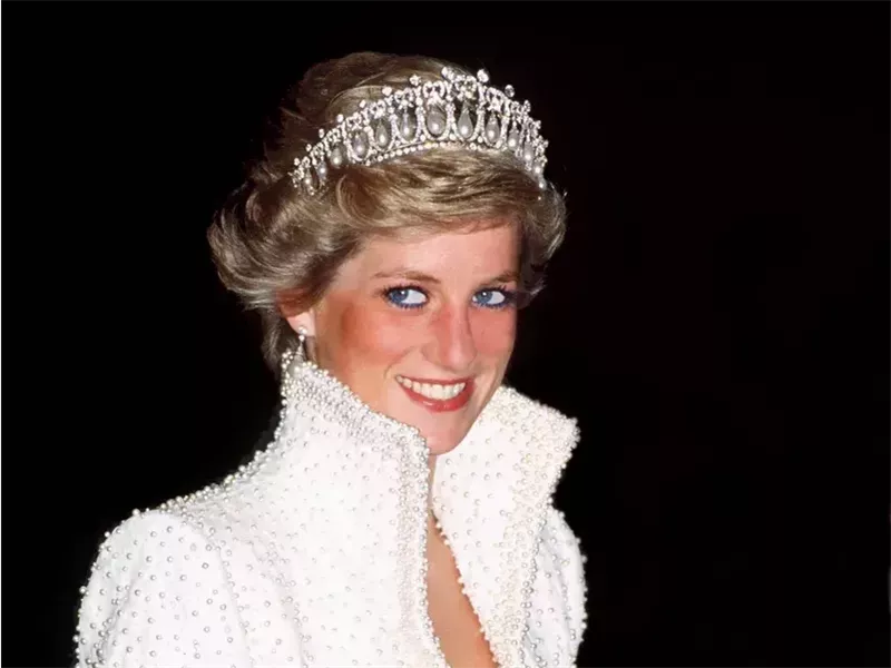 في ذكرى ميلادها الـ64.. إرث الأميرة ديانا يتجدد في صور خالدة ومزاد تاريخي لمقتنياتها